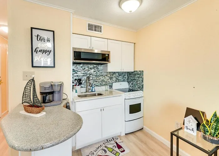 Beachfront Corpus Christi Condo With Pool Access!