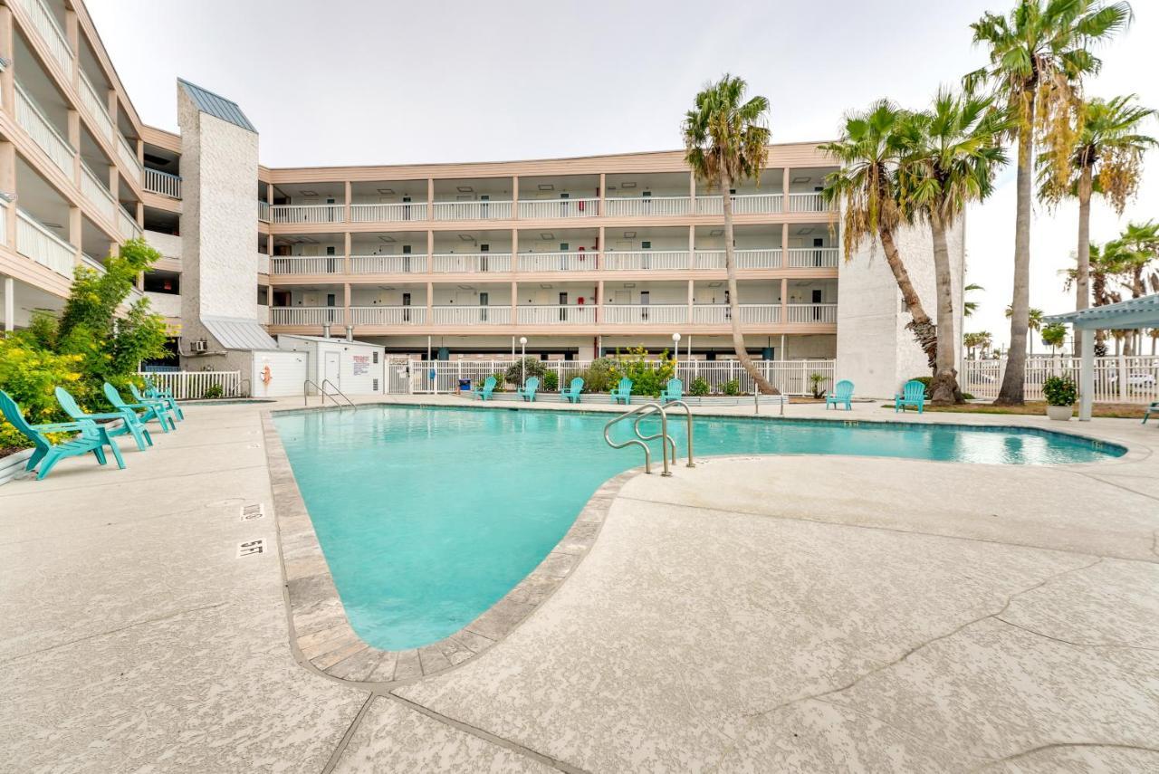 Beachfront With Pool Access! *