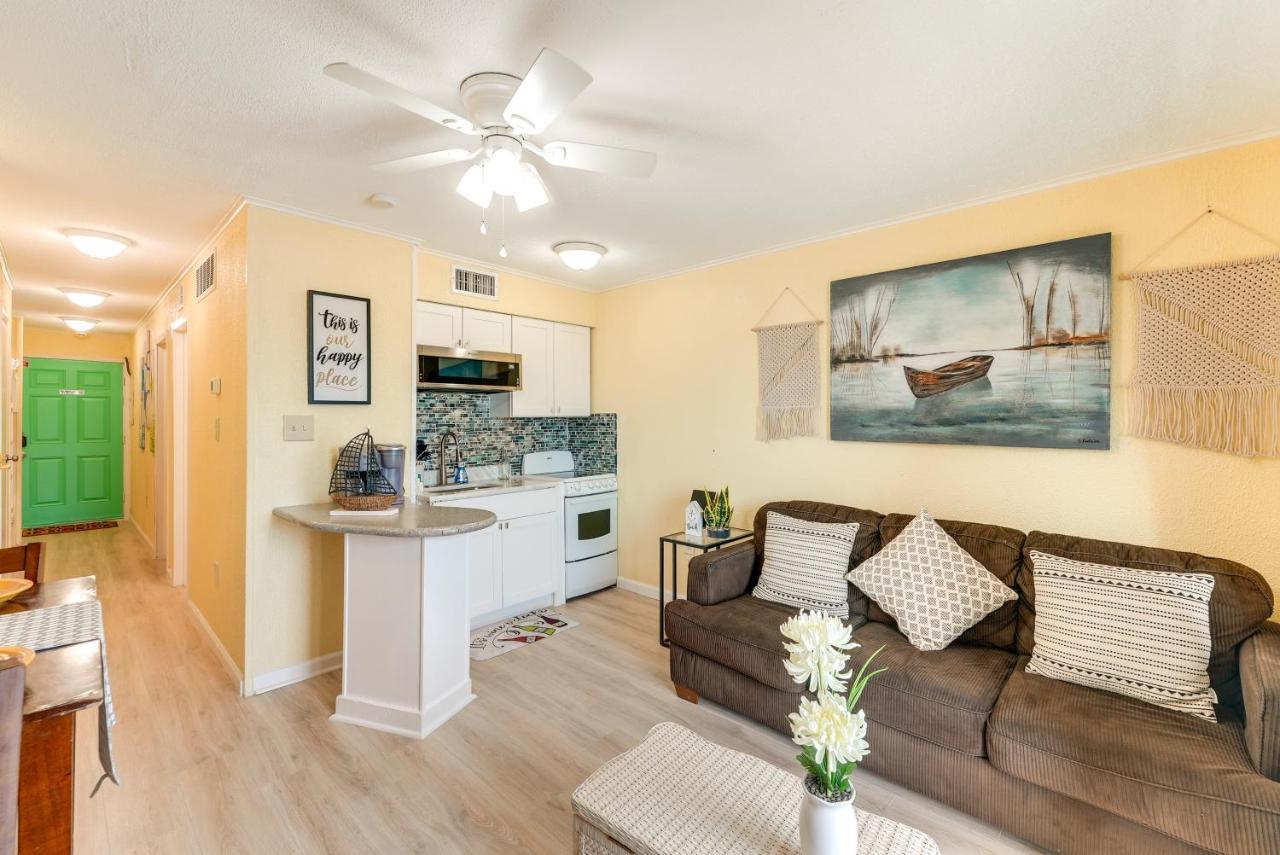 Beachfront With Pool Access!
